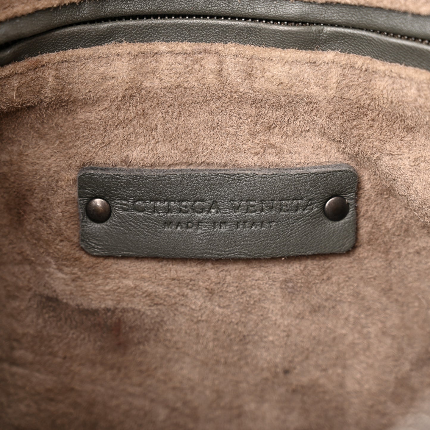 Nappa Intrecciato Nodini Crossbody Messenger New Light Grey