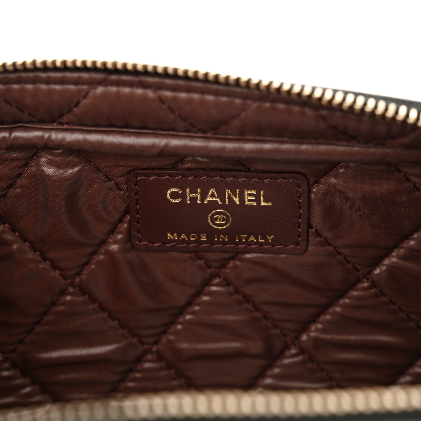 Caviar Quilted Toiletry Case With Chain Black