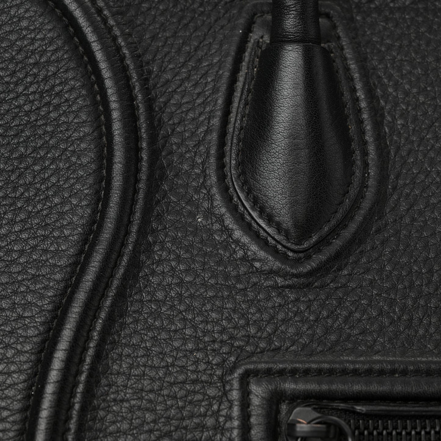 Grained Calfskin Medium Phantom Luggage Black