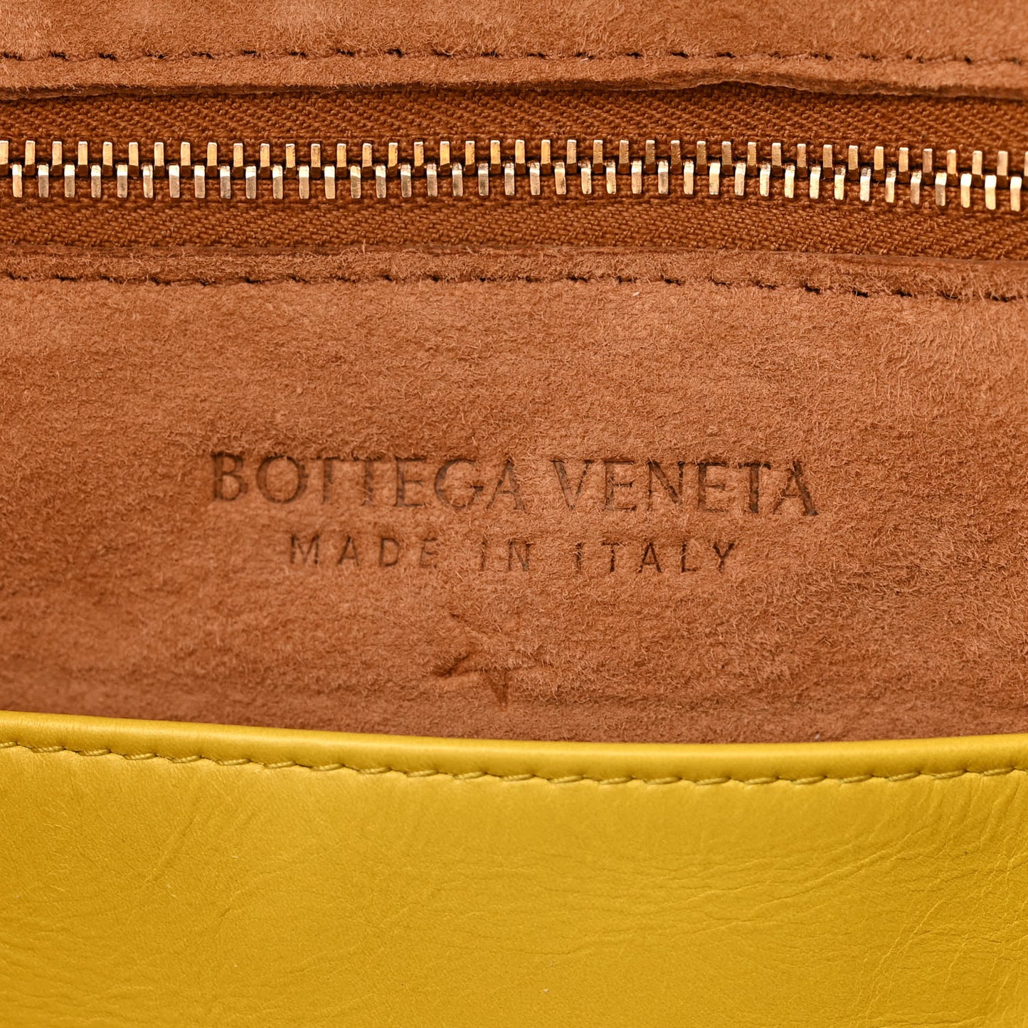 Paper Calfskin Maxi Intrecciato Small Arco Mirabelle