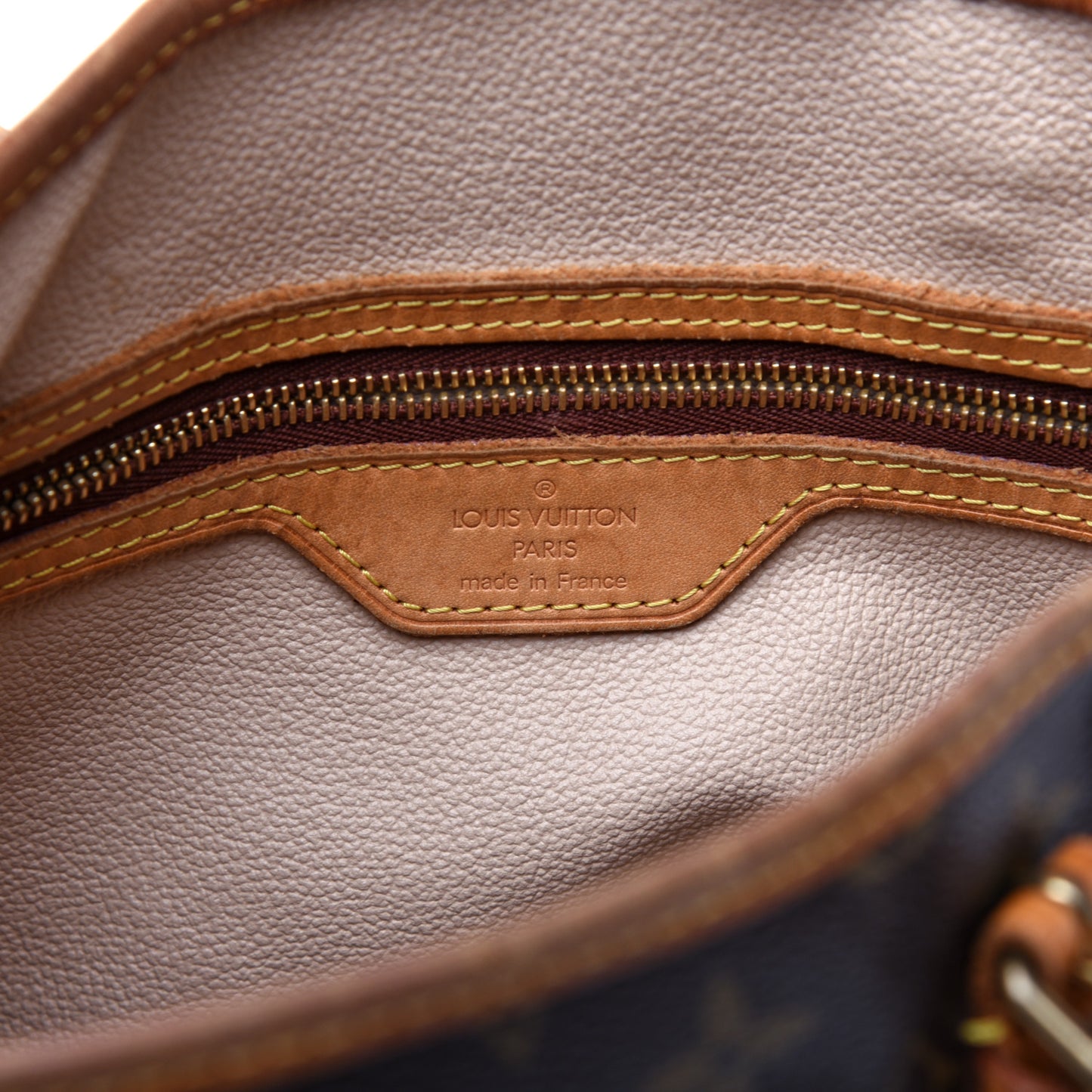 Monogram Petit Bucket 23