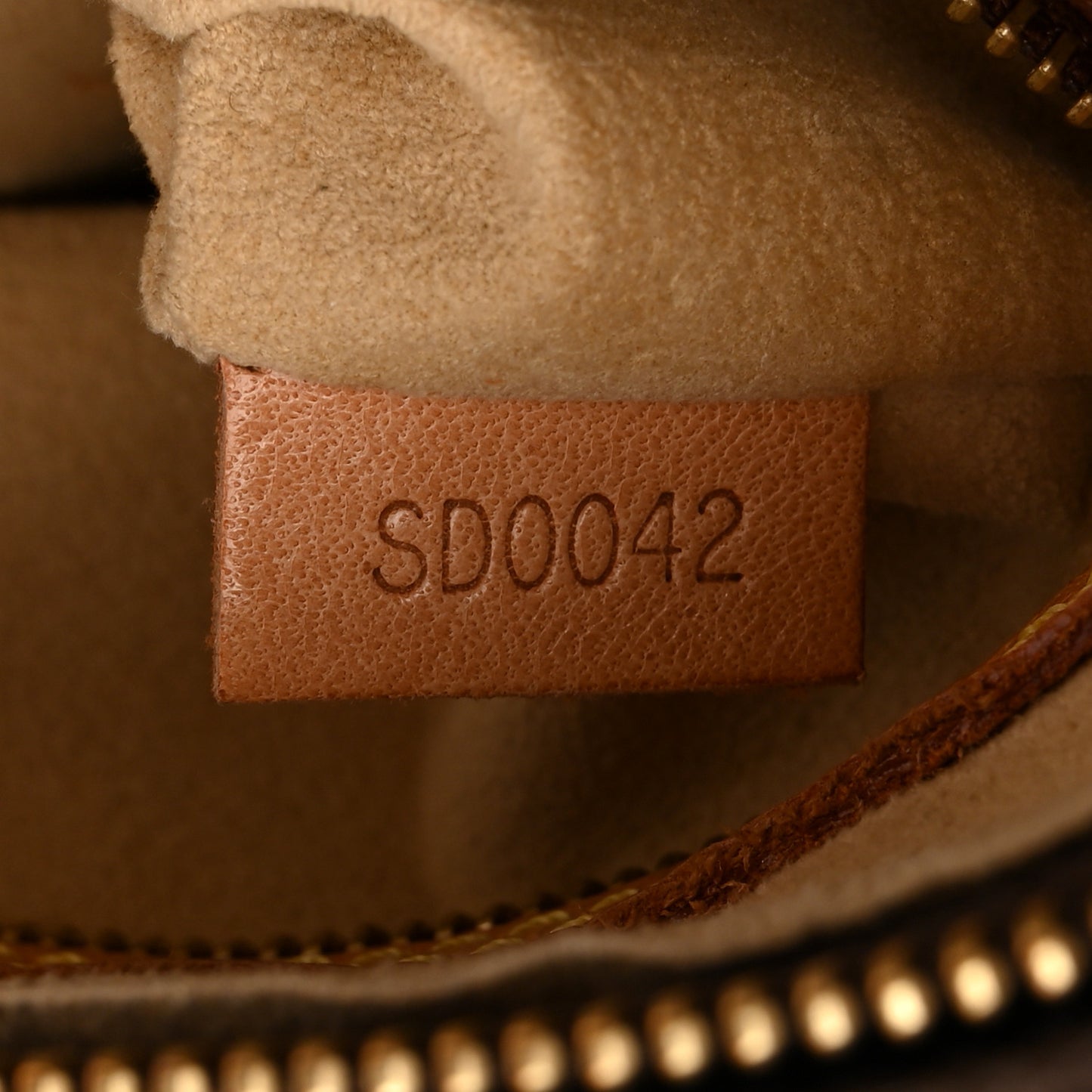 Monogram Looping MM