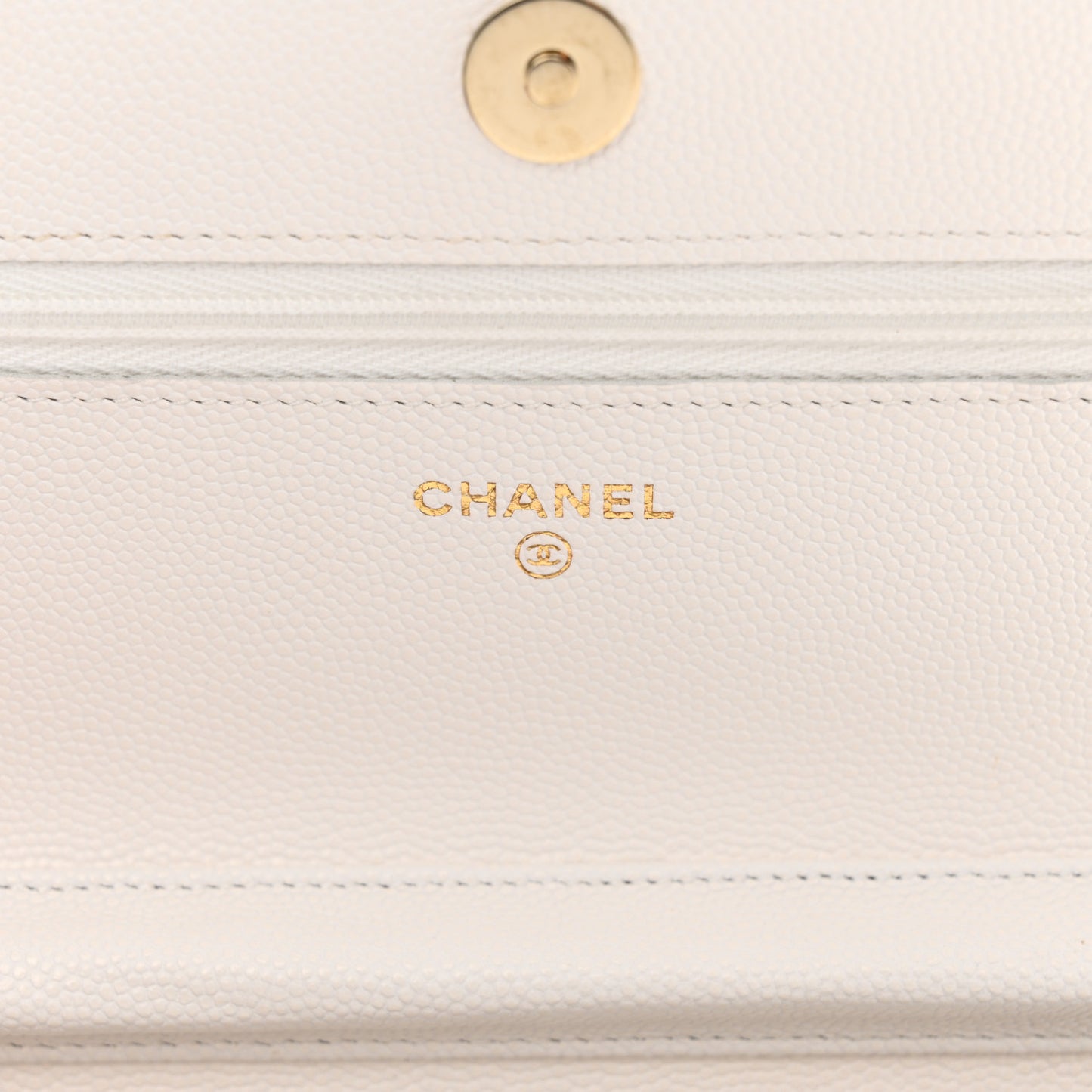 Caviar Quilted Wallet on Chain WOC White