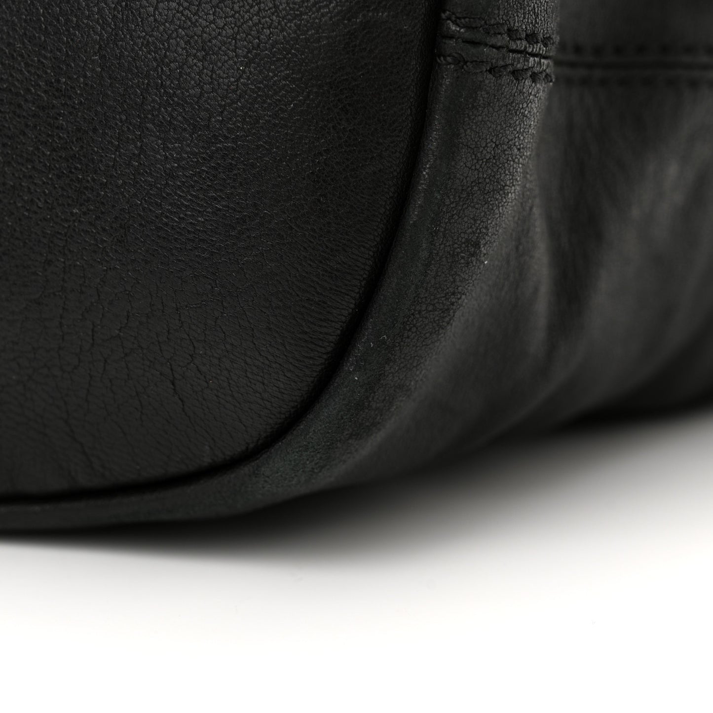 Waxy Grained Calfskin Medium Nightingale Black