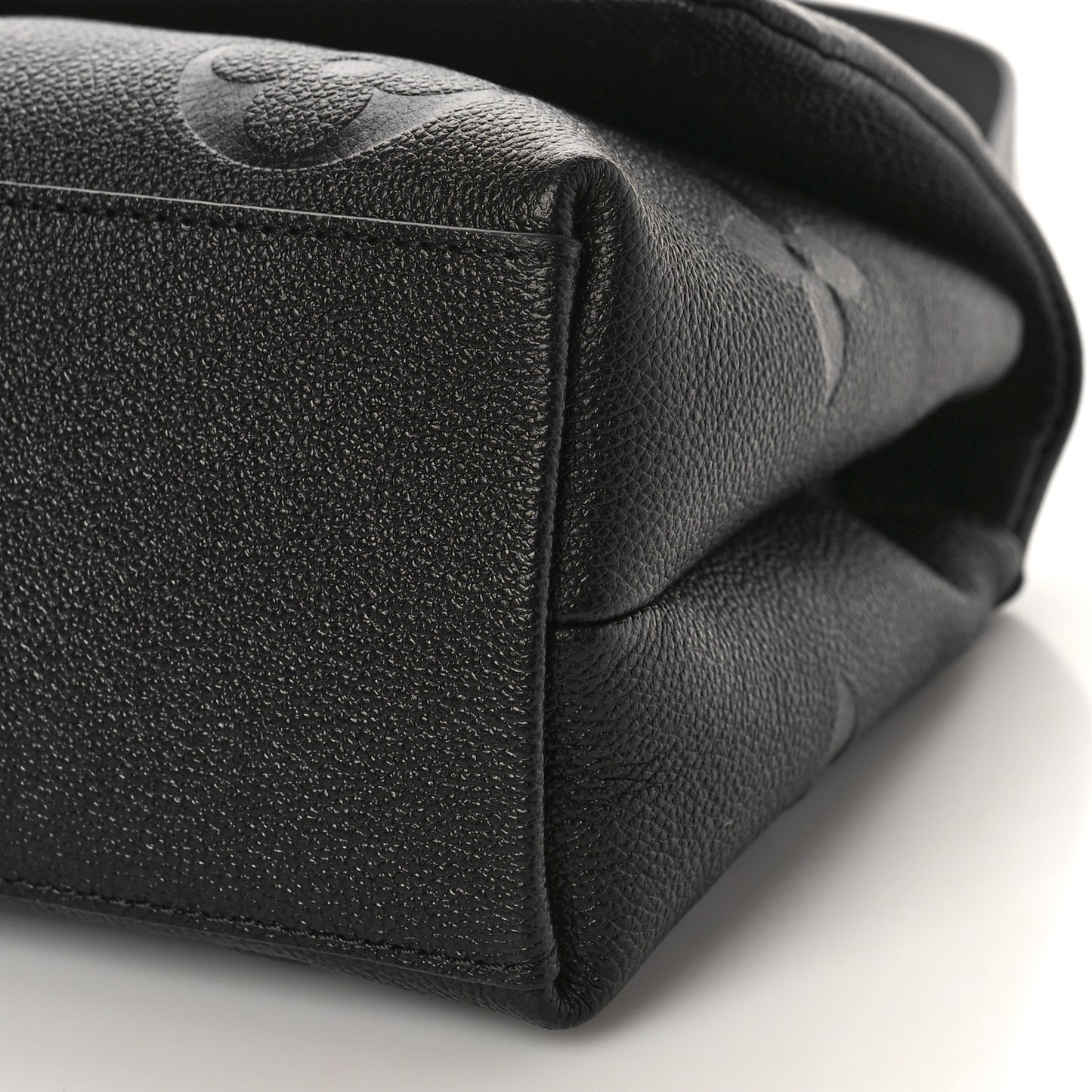 Empreinte Monogram Giant Madeleine MM Black