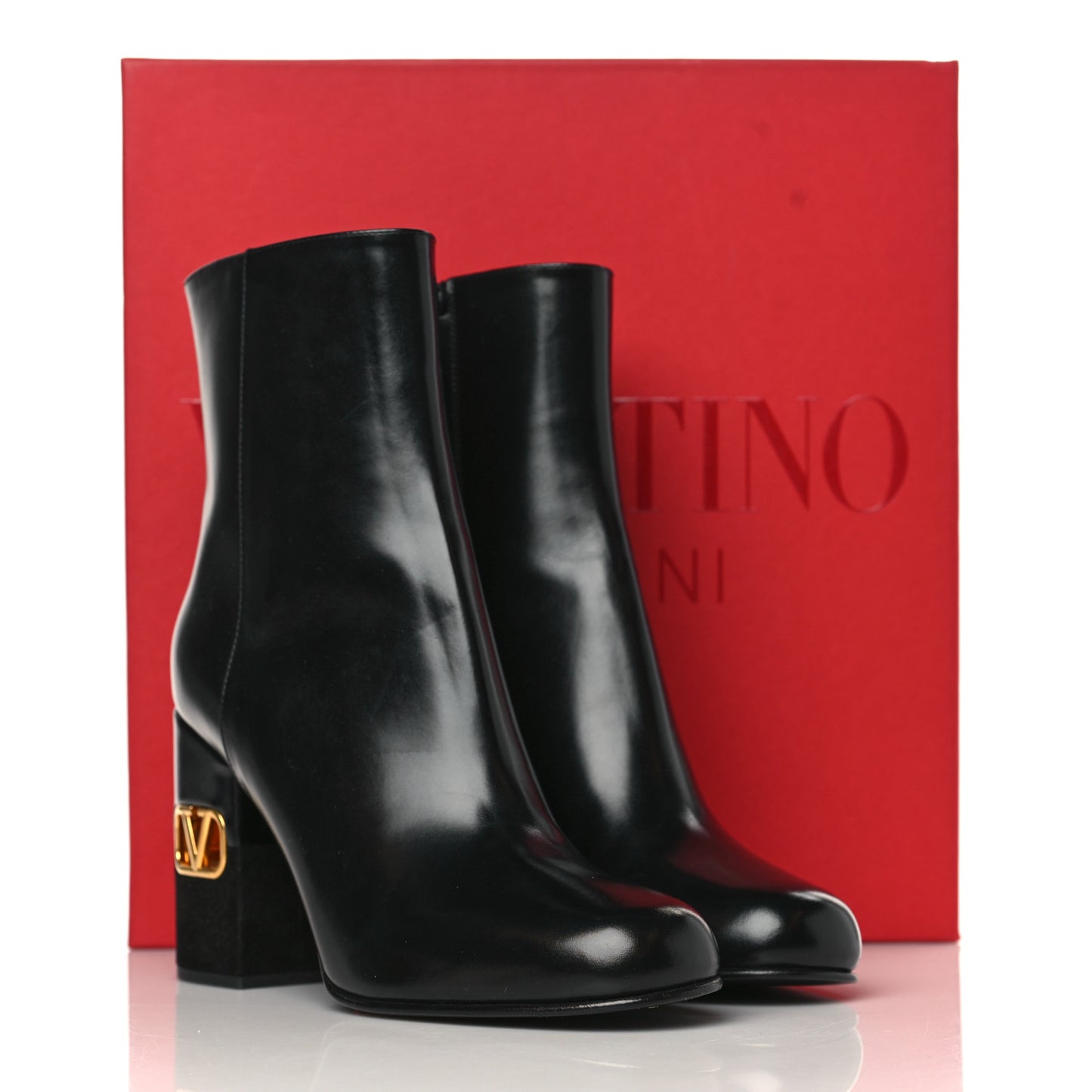 Heritage Calfskin VLogo 90mm Ankle Booties 38 Black