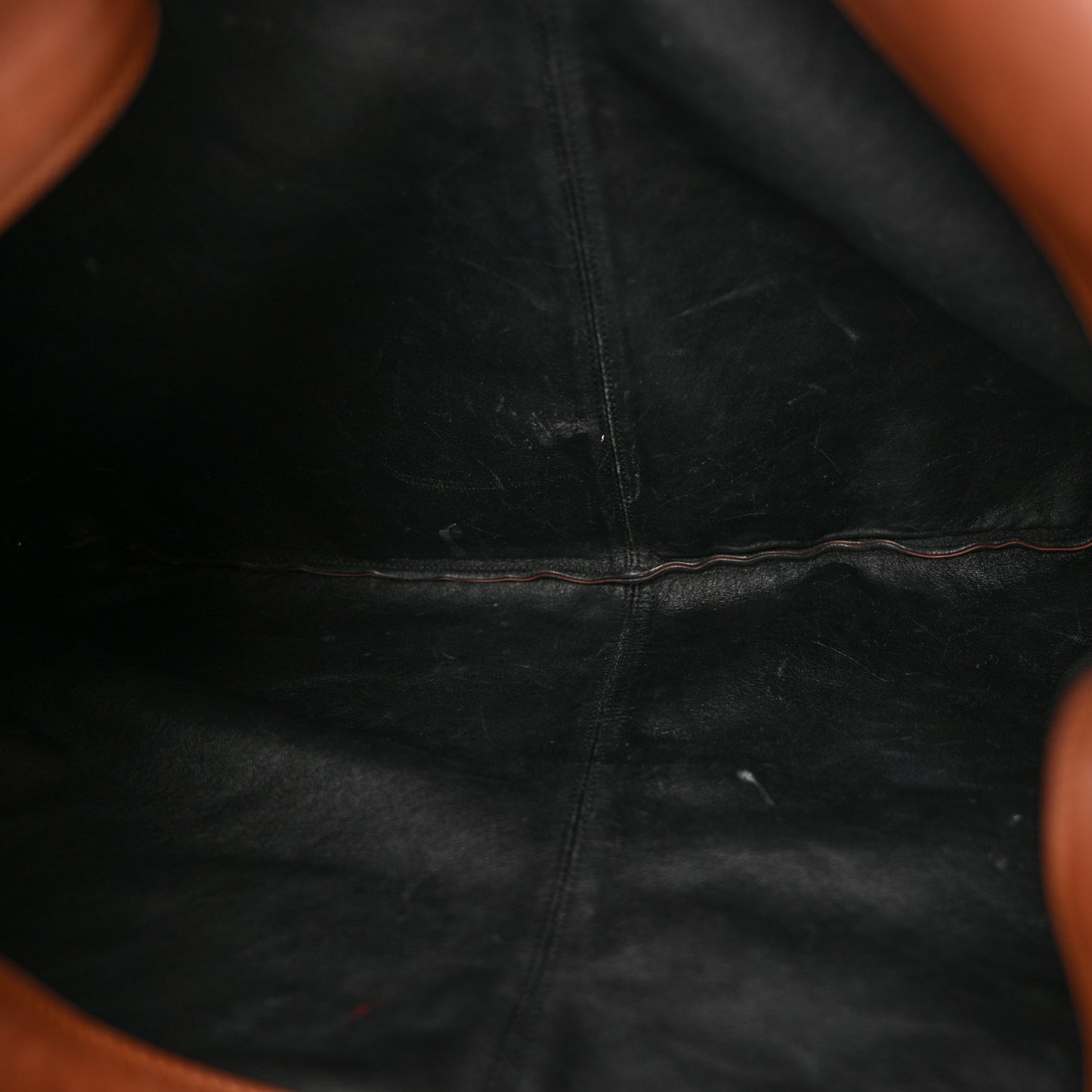 Calfskin Rockstud Hobo Selleria