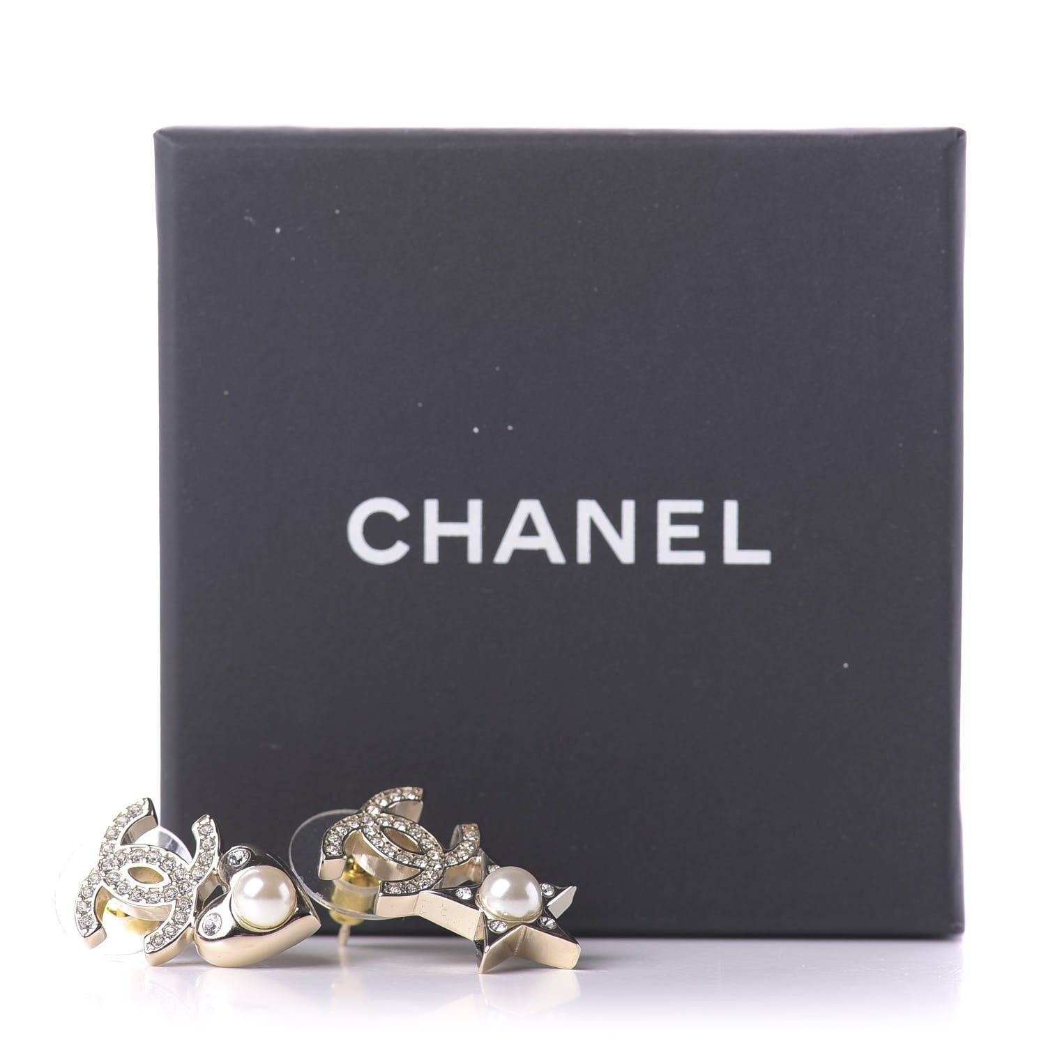 Chanel Crystal Pearl Charming Winter CC Star Heart Earrings Gold 5 of 5