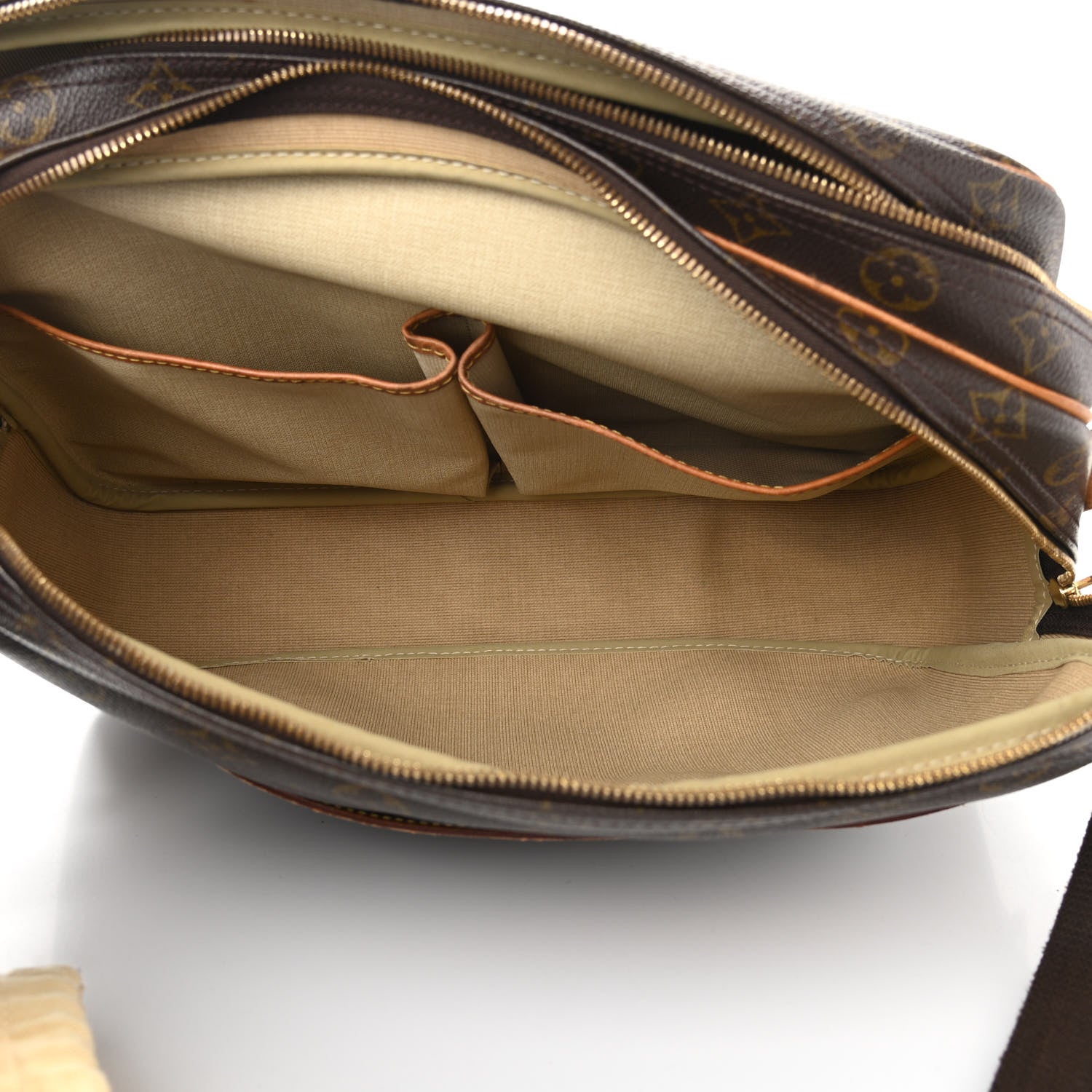 Louis Vuitton Monogram Reporter GM 6 of 12