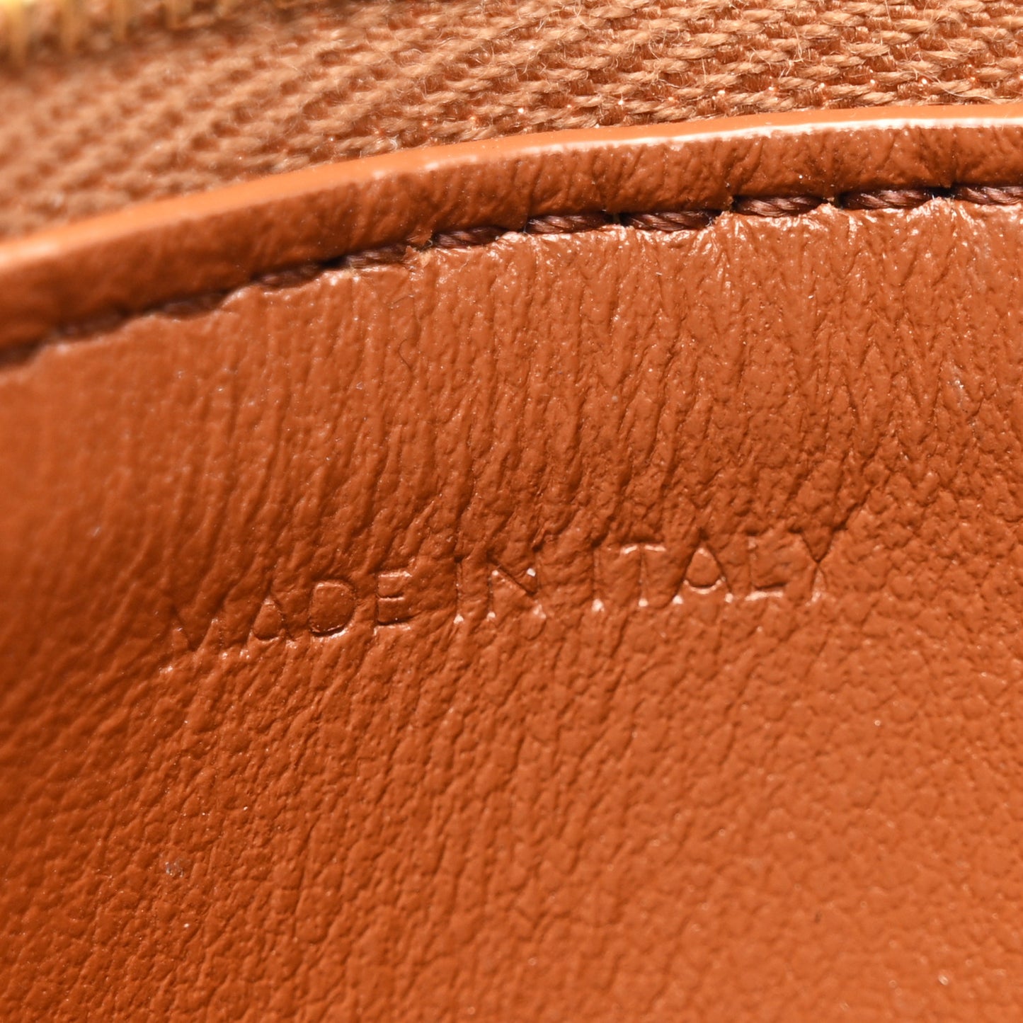 Smooth Calfskin Cuir Triomphe Coin and Card Pouch With Hook Tan