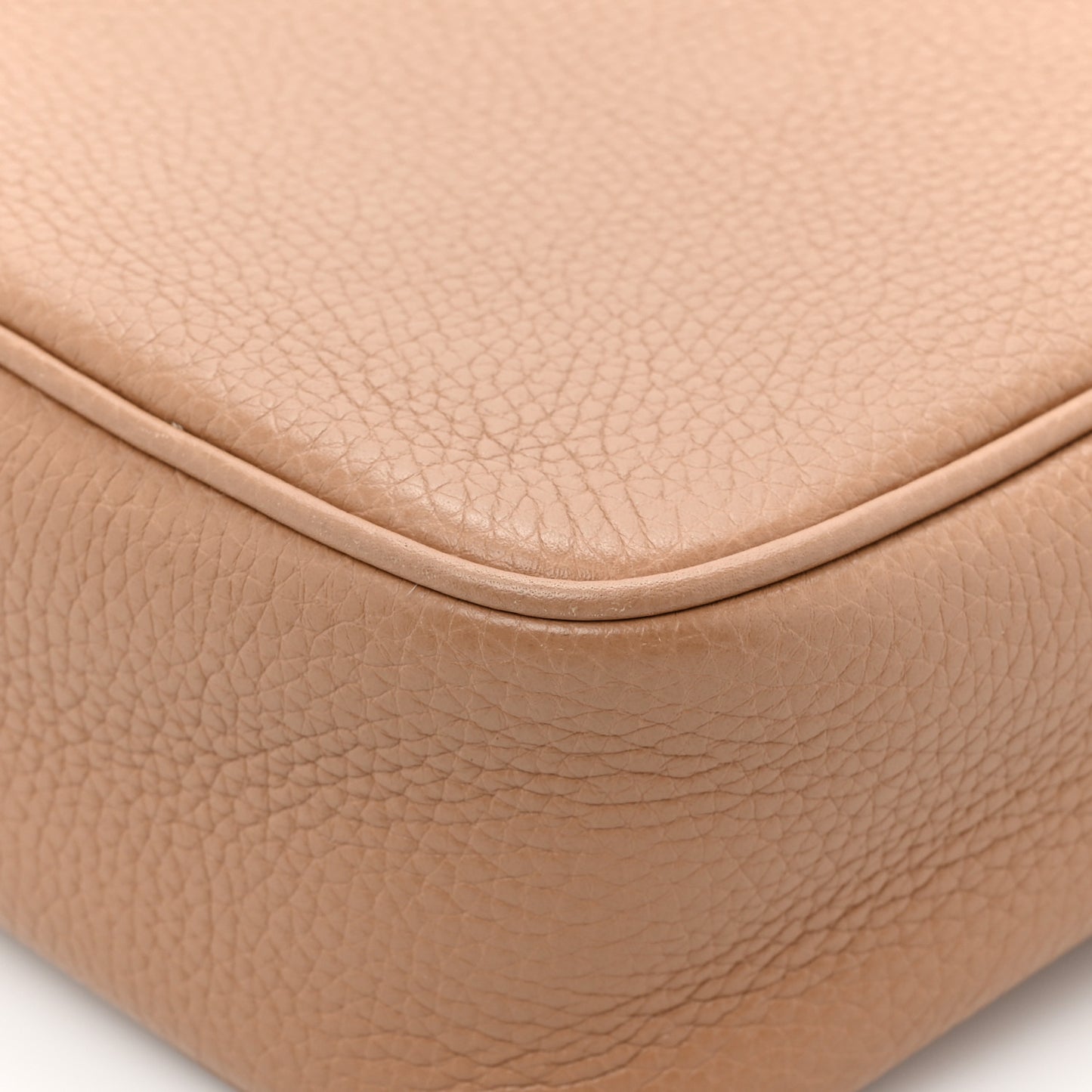 Pebbled Calfskin Small Soho Disco Bag Camelia