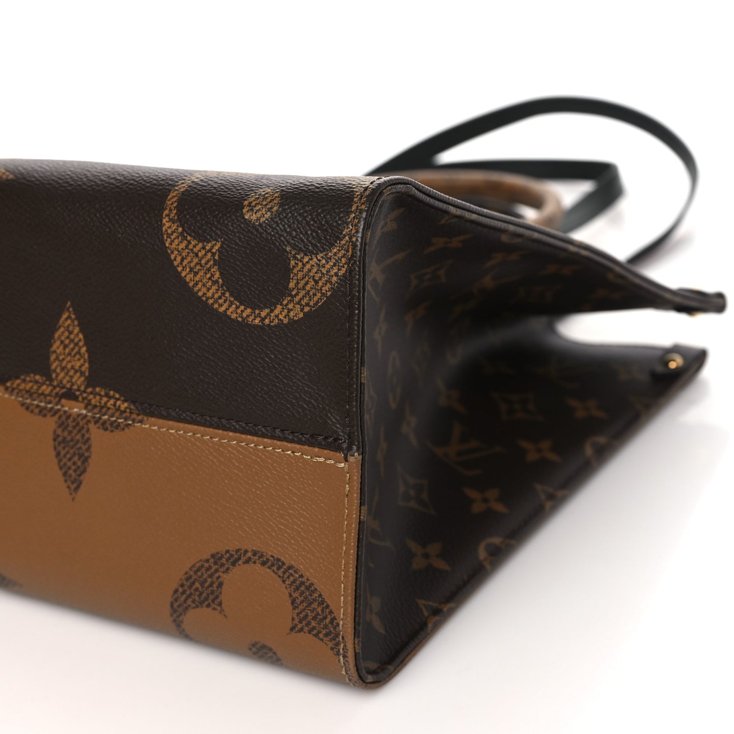 Reverse Monogram Giant Onthego MM