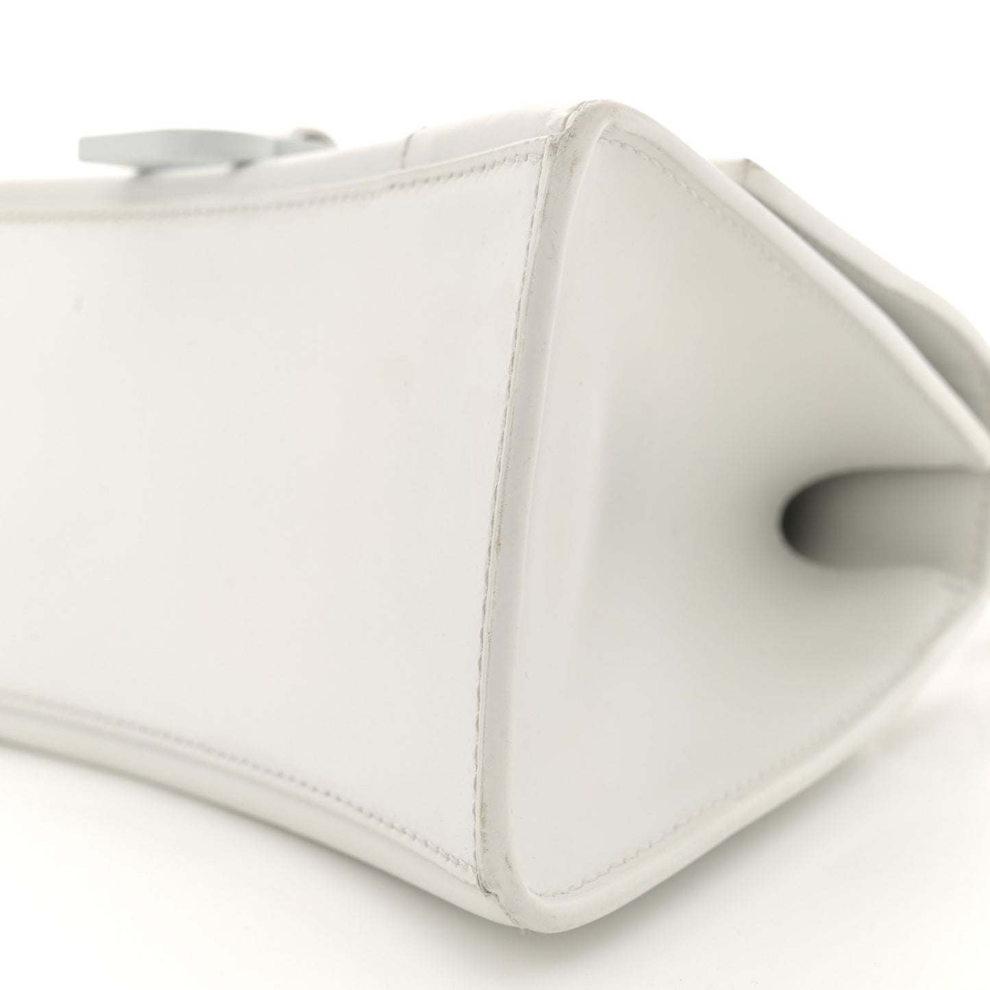 Shiny Box Calfskin Tonal B Small Hourglass Top Handle Bag White