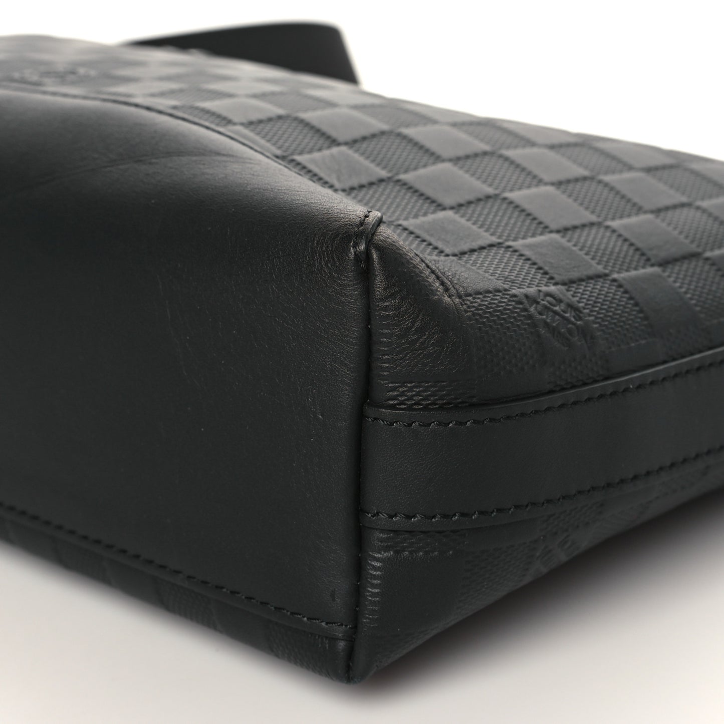Damier Infini Messenger PM Onyx