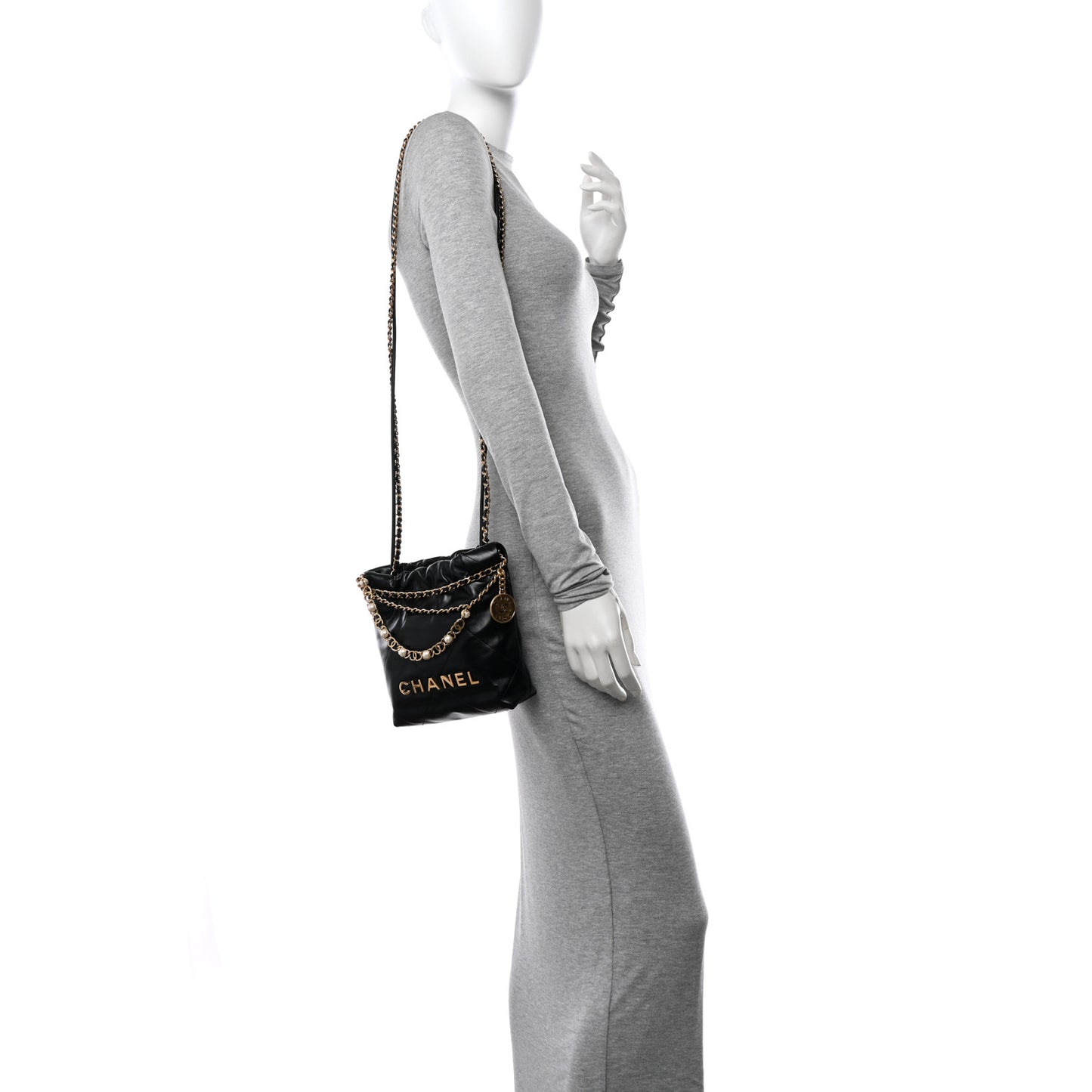 Shiny Calfskin Quilted Pearl CC Chain Mini Chanel 22 Black