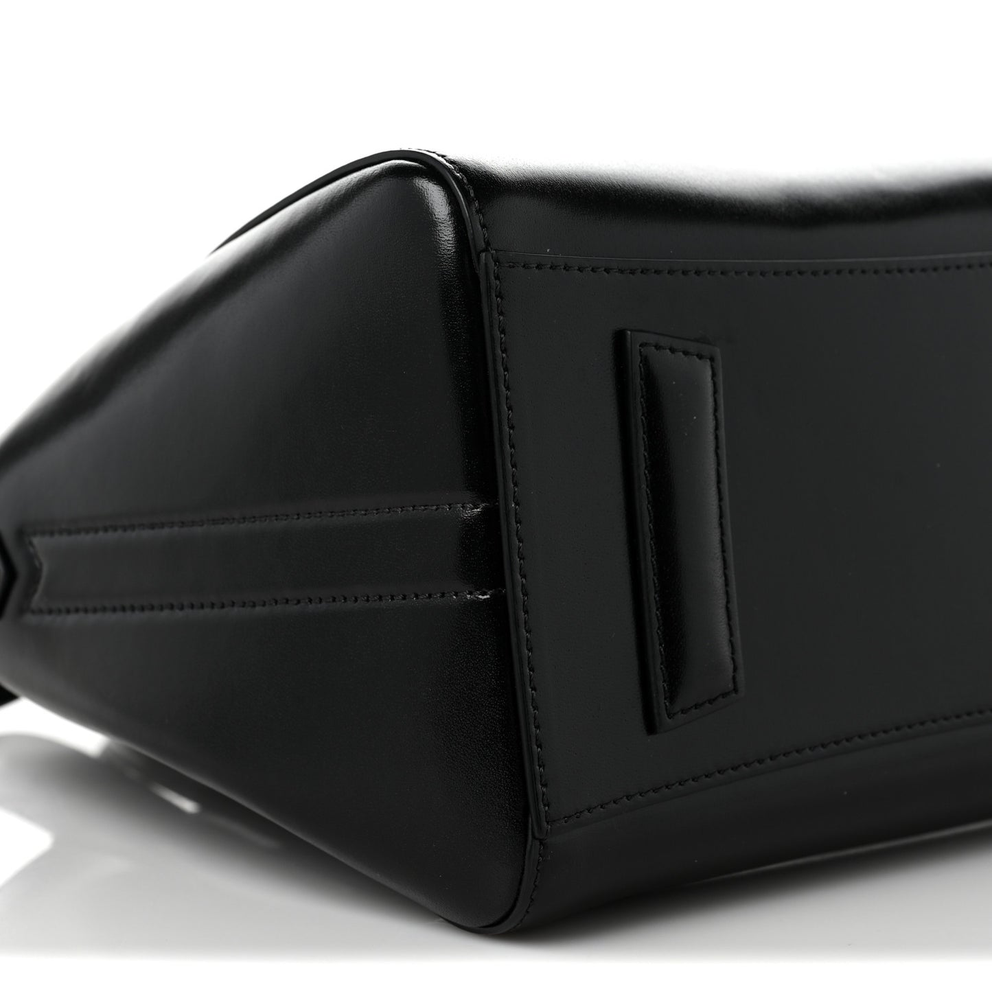 Shiny Lord Calfskin Medium Antigona Black