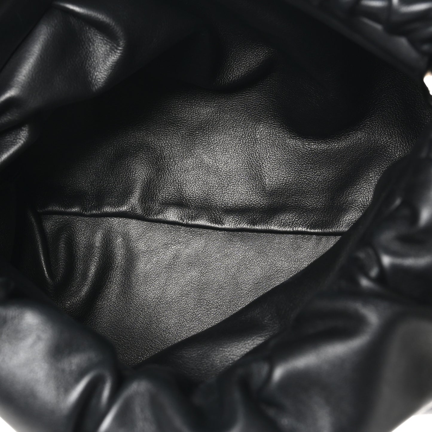 Calfskin The Pouch Chain Black