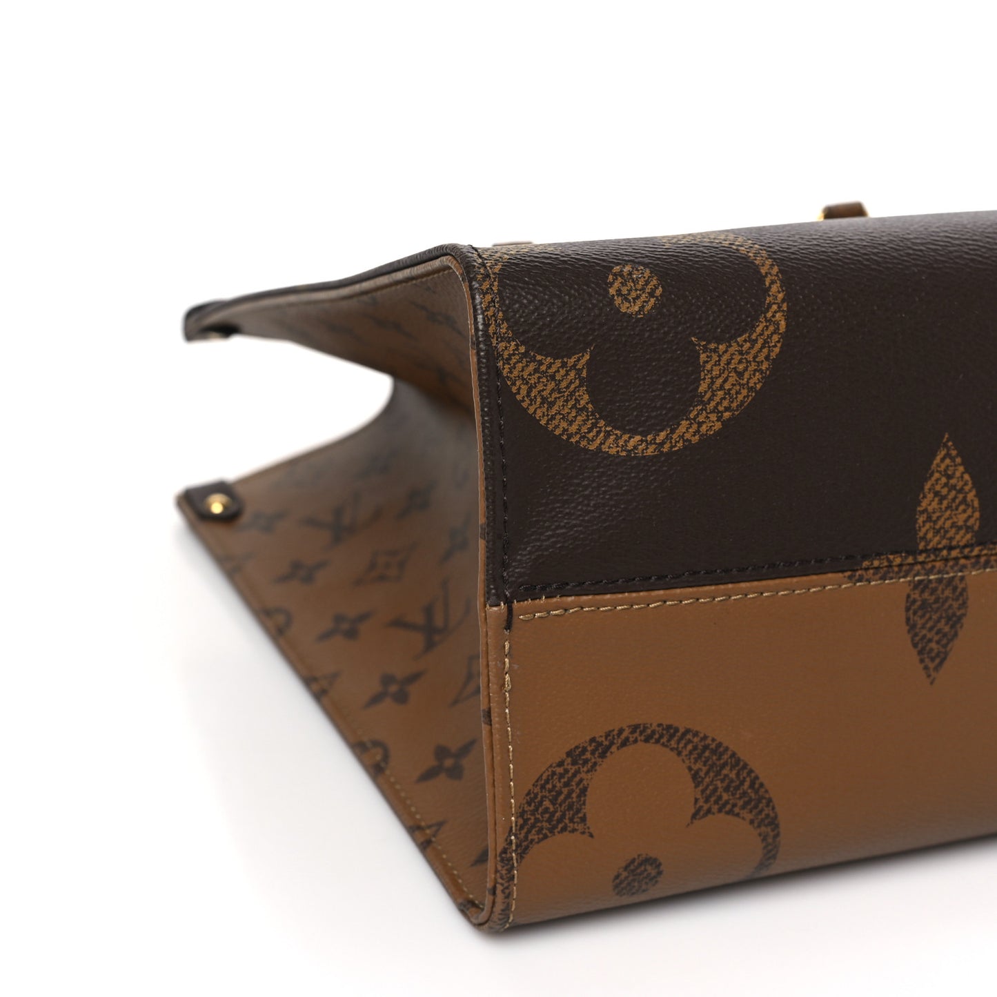 Reverse Monogram Giant Onthego MM