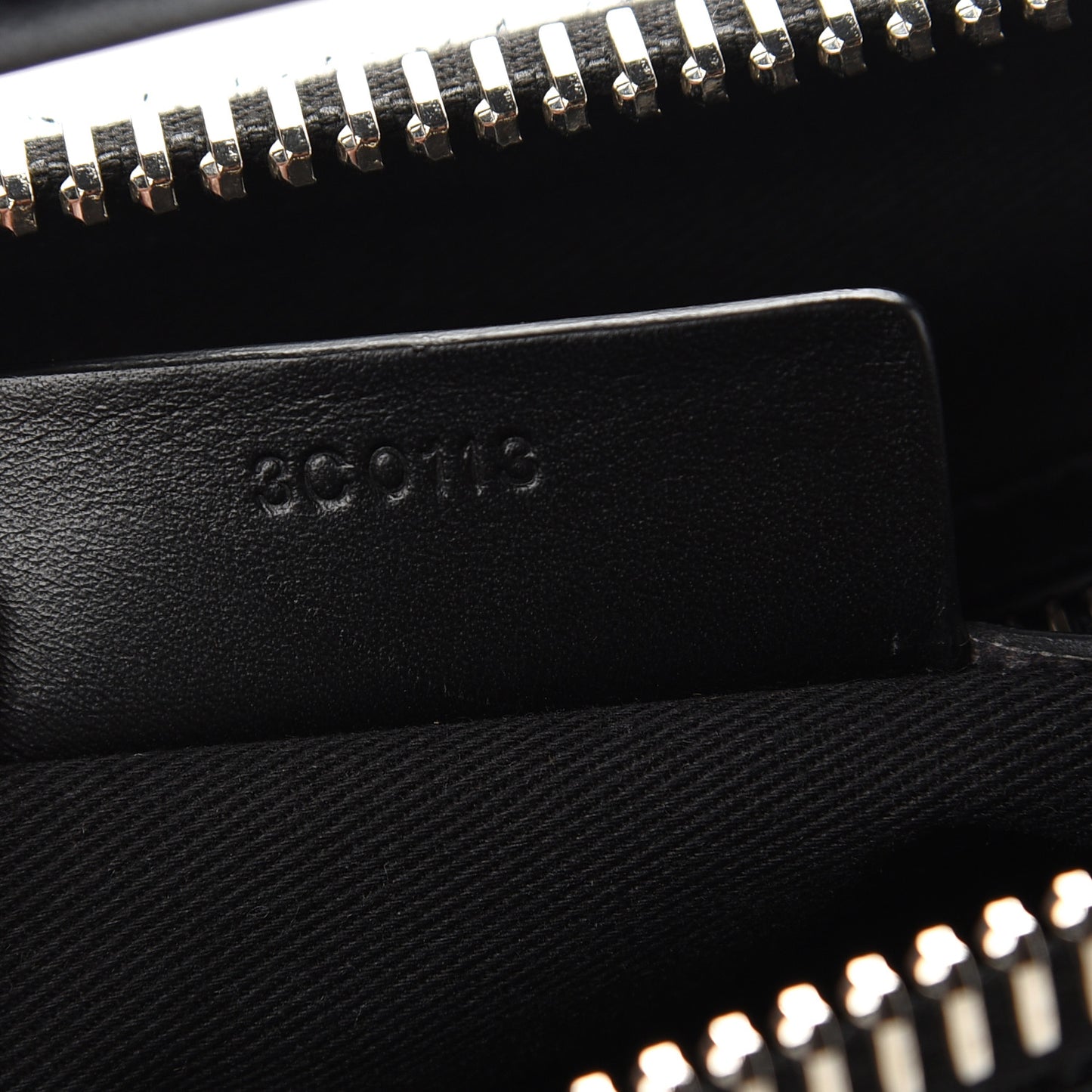 Calfskin 3D Stud Medium Antigona Black