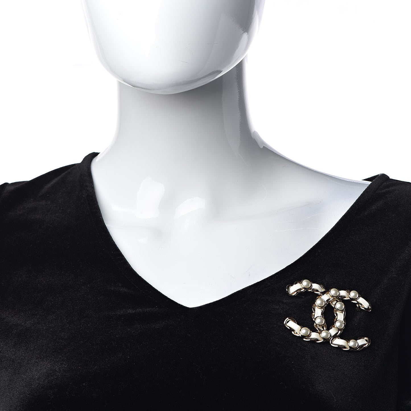 Lambskin Pearl Chain CC Brooch Gold White