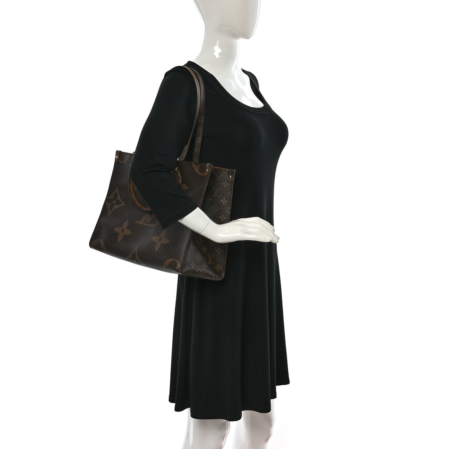 Reverse Monogram Giant Onthego MM