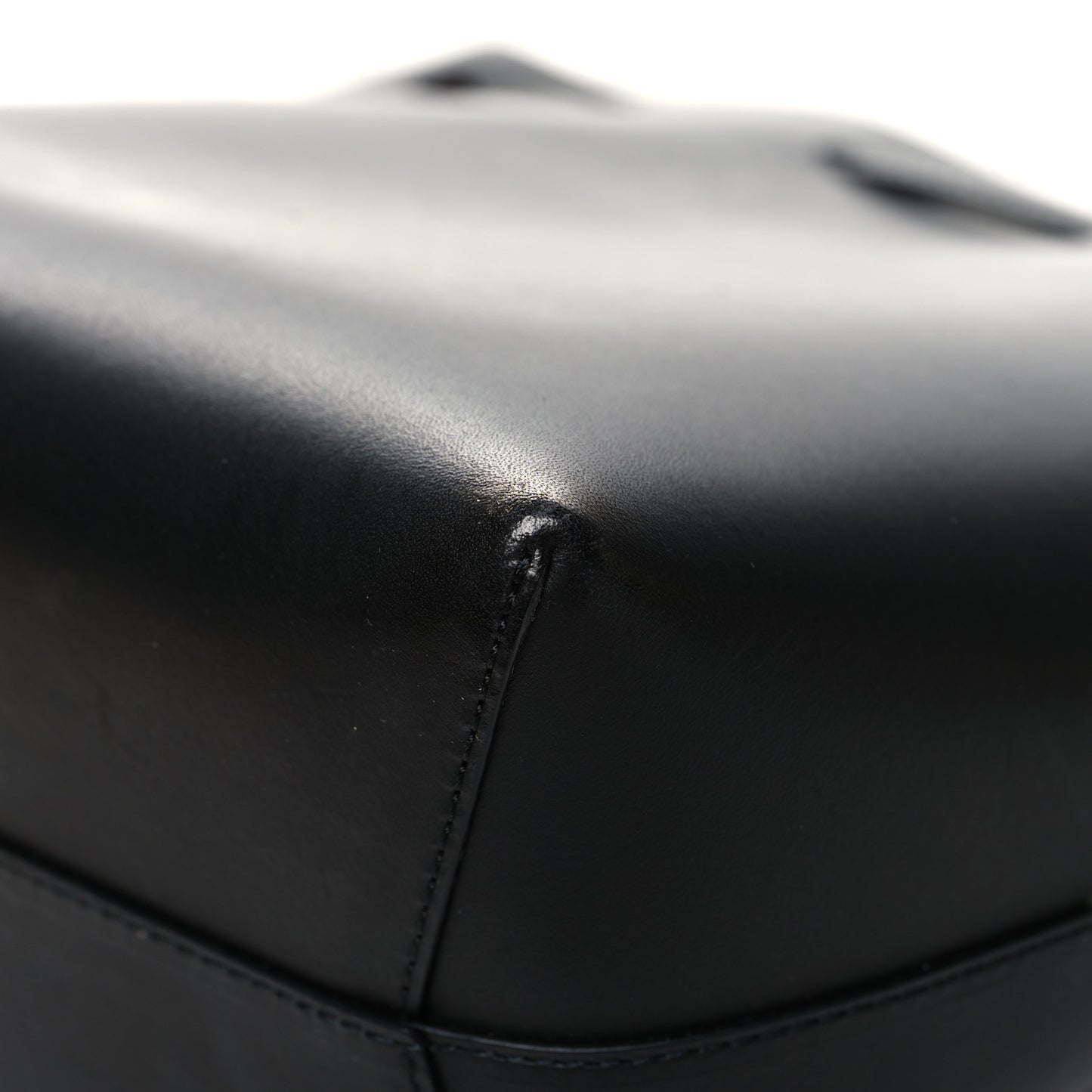 Vegetable Tanned Calfskin Bucket Bag Black Flamma