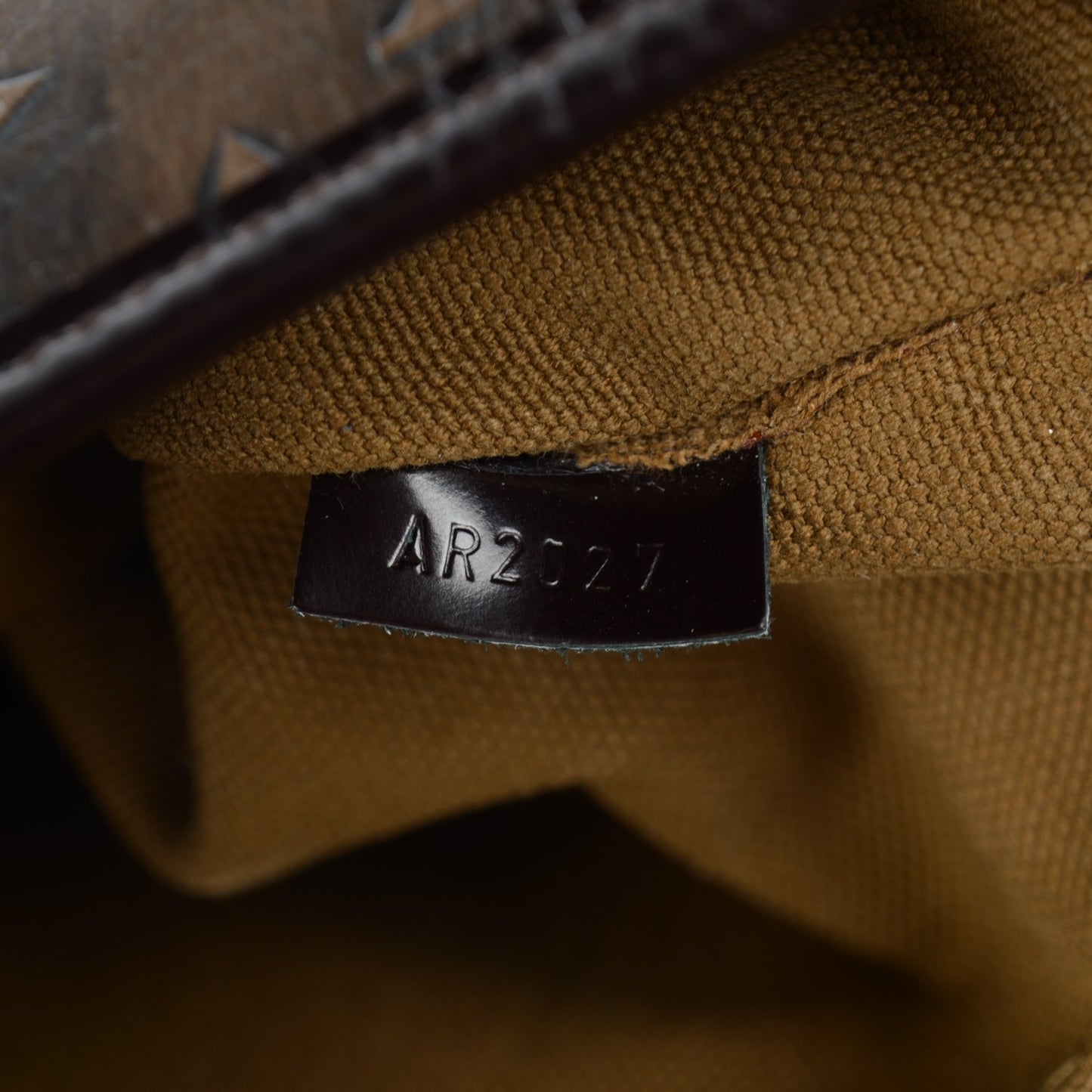 Monogram Embossed Sergent GM Bronze