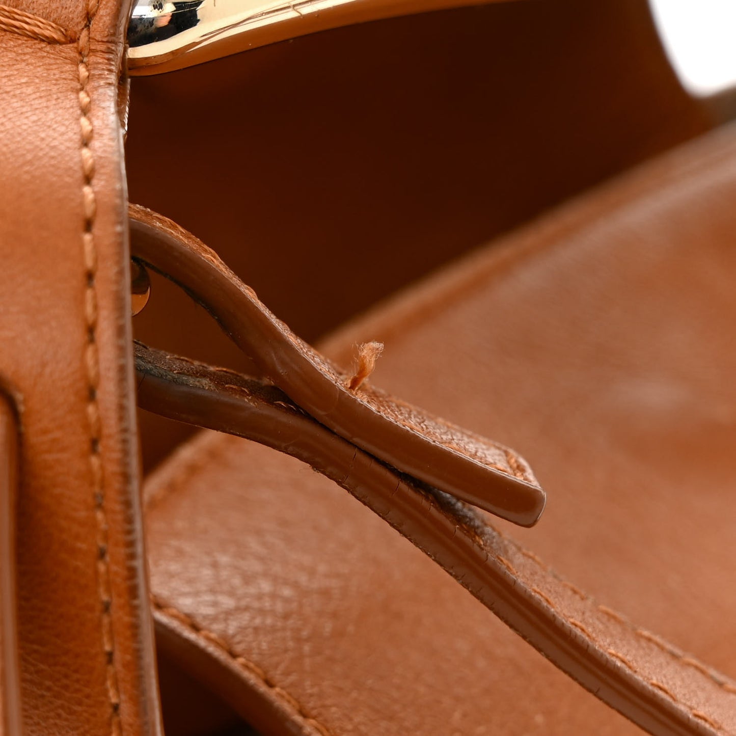 Small Grain Calfskin Kiss Bag Arizona Brown