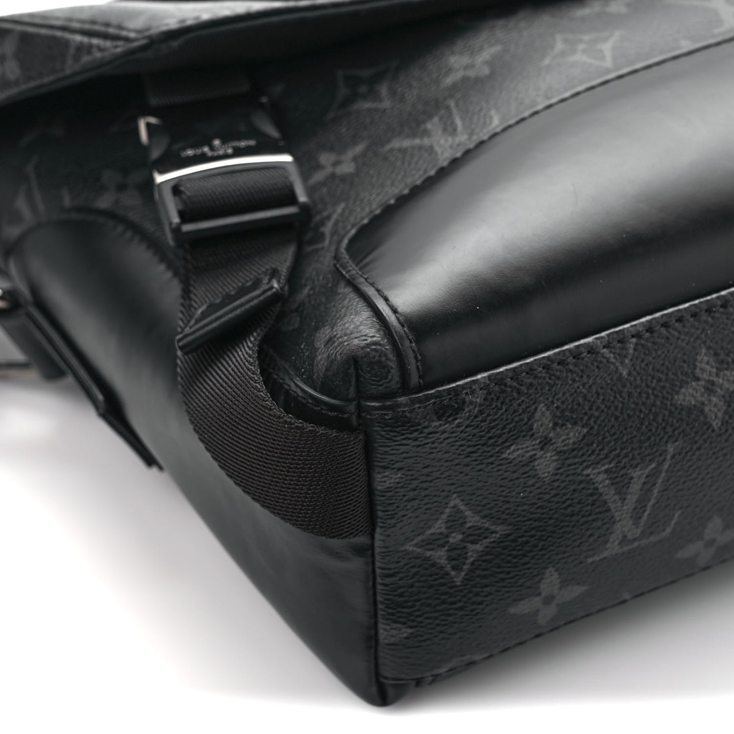 Monogram Eclipse Voyager PM Messenger