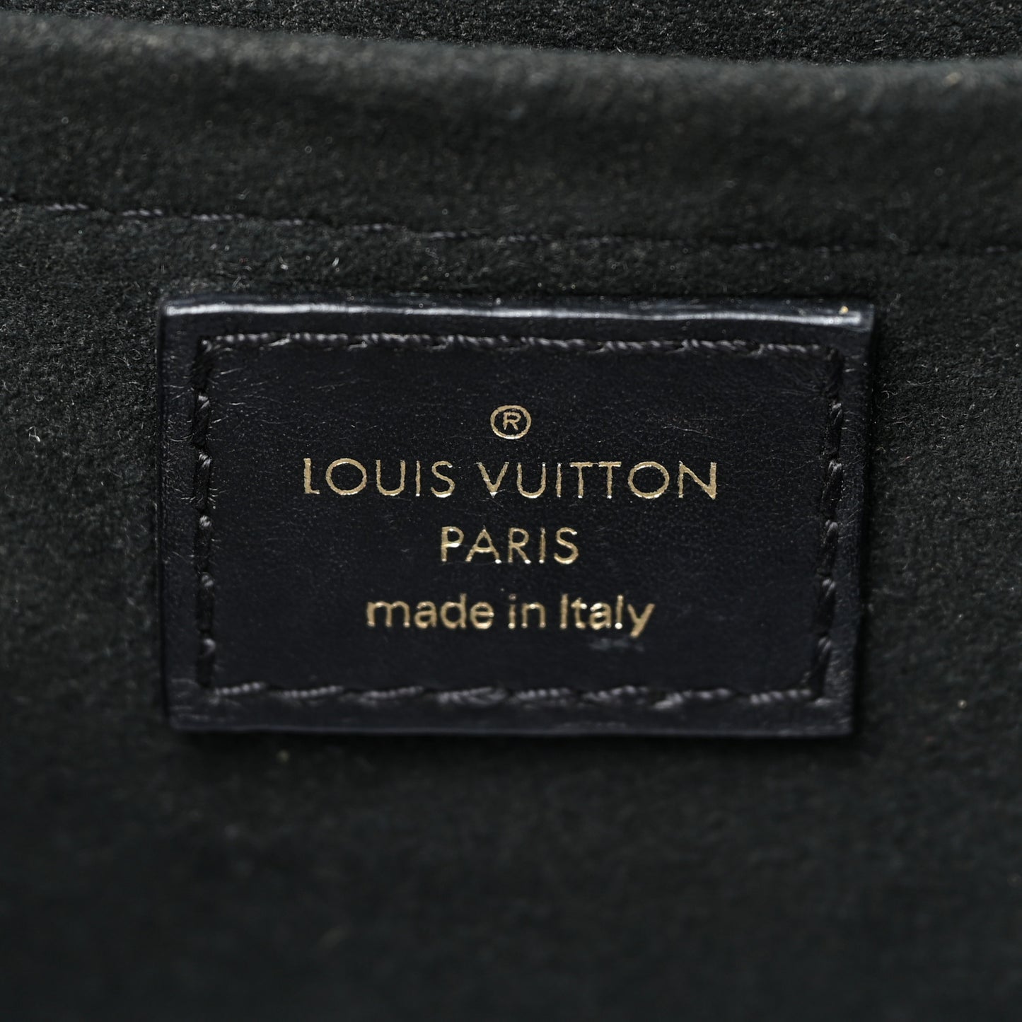 Calfskin New Wave Chain MM Black