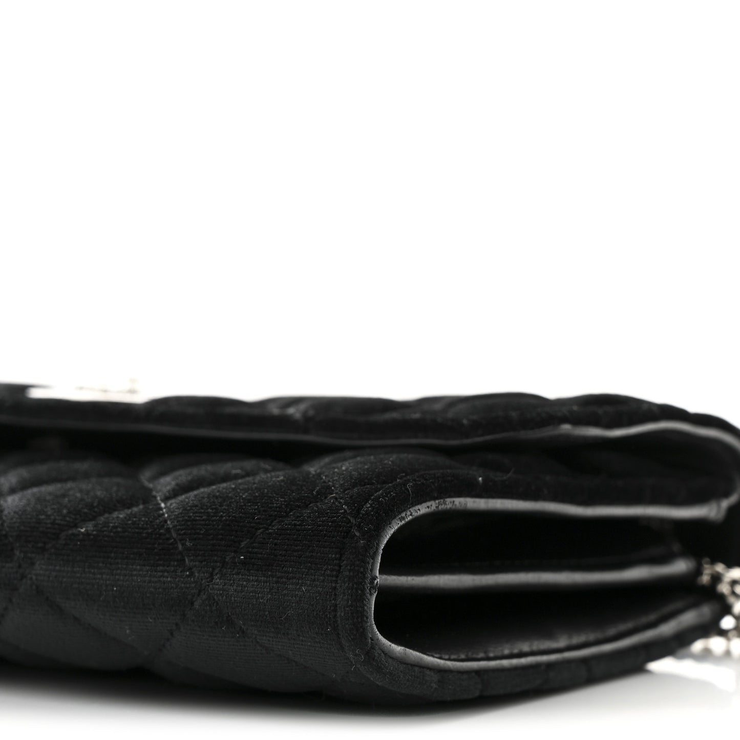 Velvet Quilted Medusa Wallet On Chain Black