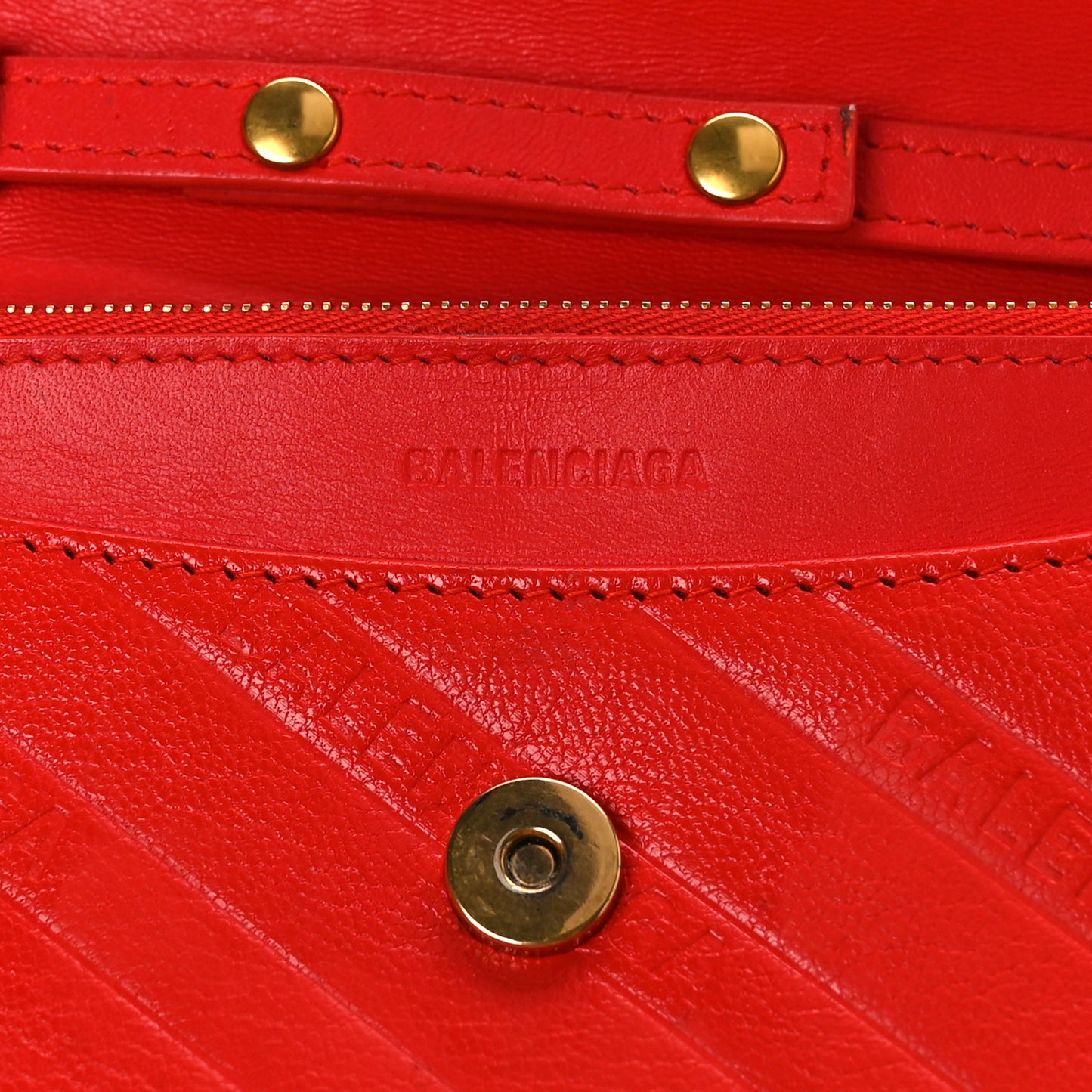 Shiny Goatskin Logo Embossed BB Wallet On Chain Vivid Red