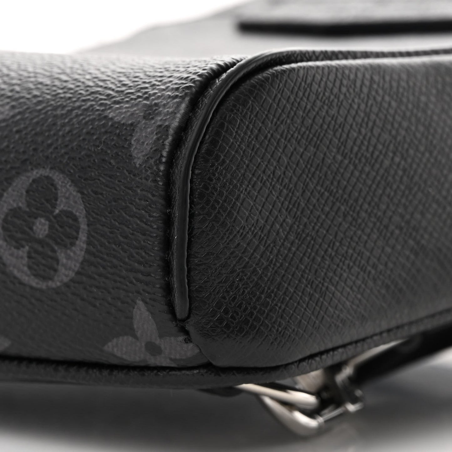 Taigarama Outdoor Slingbag Black