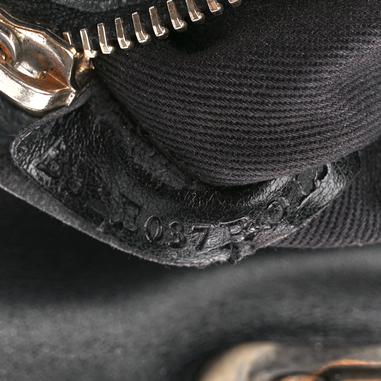 Vitello Small Rockstud Tote Black