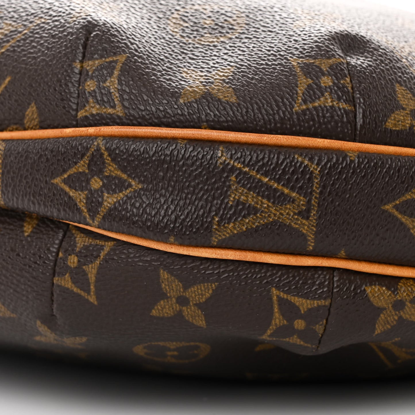 Monogram Croissant MM