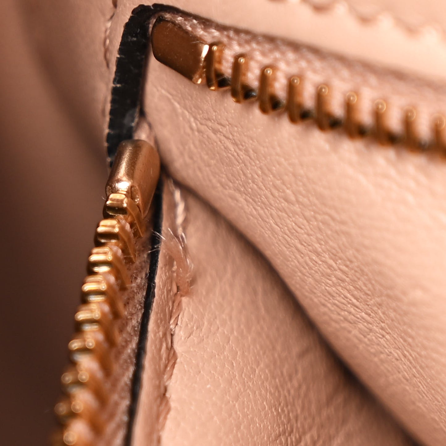 Nappa Large Roman Stud Shoulder Bag Rose Cannelle