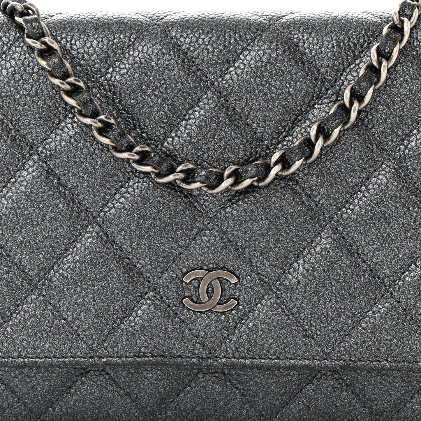 Pearly Caviar Quilted Wallet On Chain WOC Grey