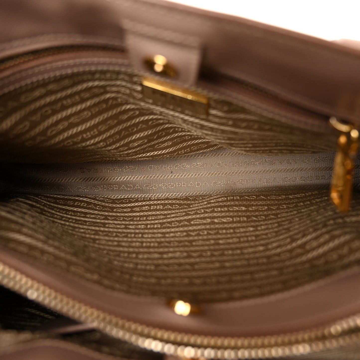 Saffiano Lux Medium Tote Cammeo