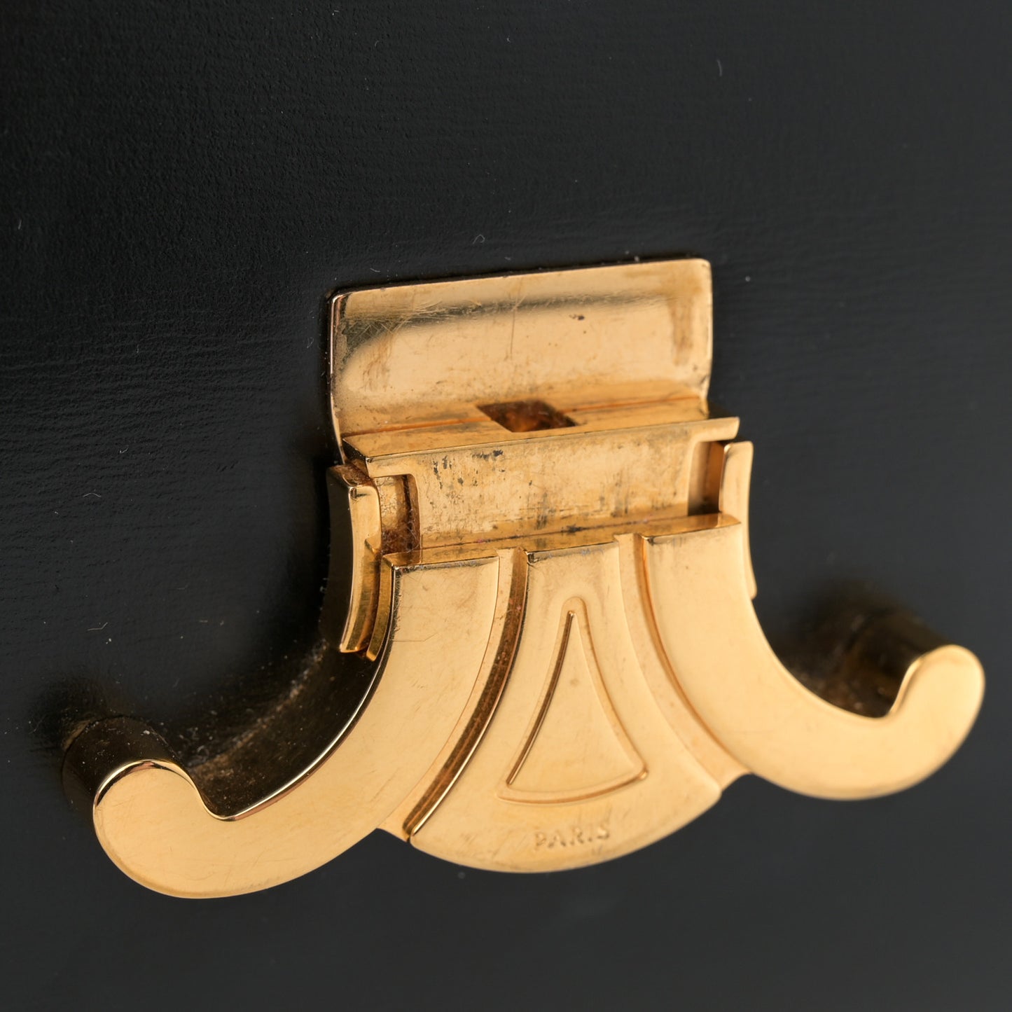 Shiny Calfskin Medium Triomphe Black