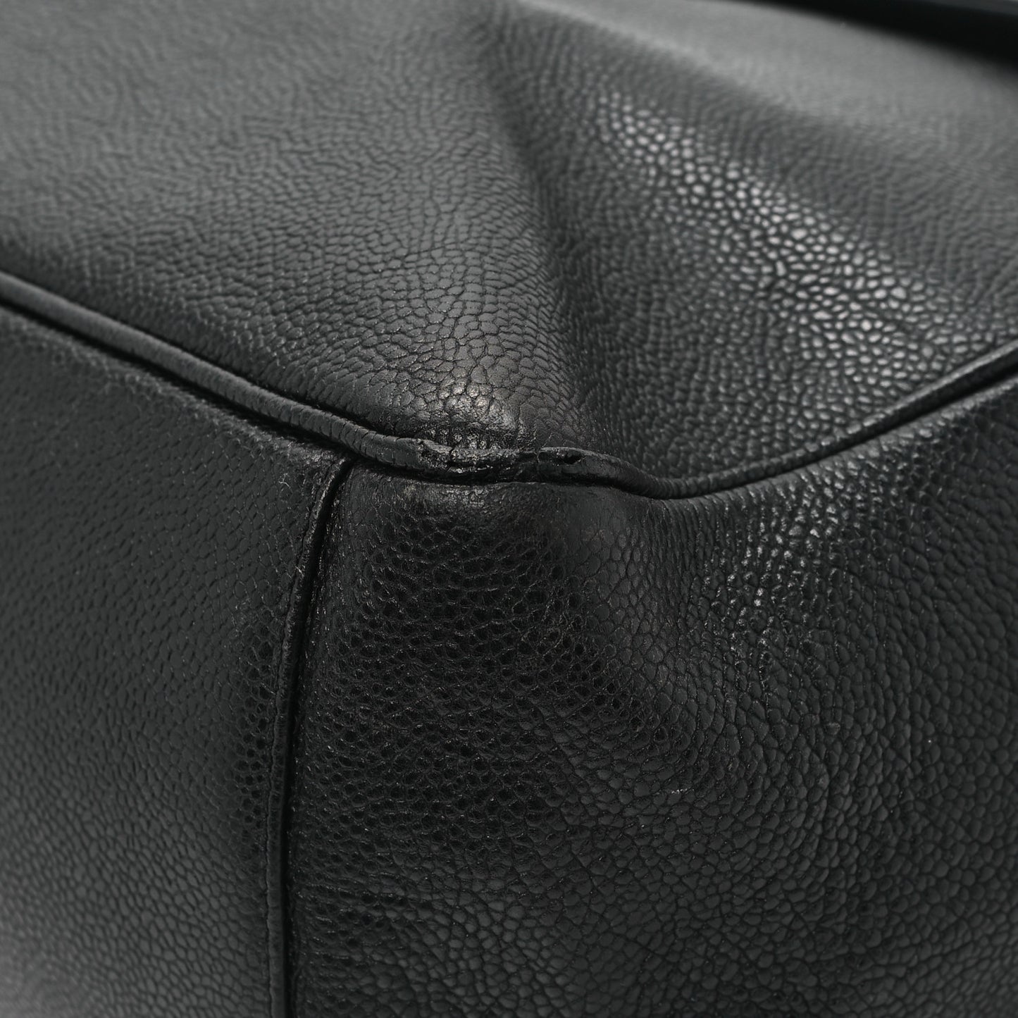 Caviar Flap XL Shoulder Bag Black