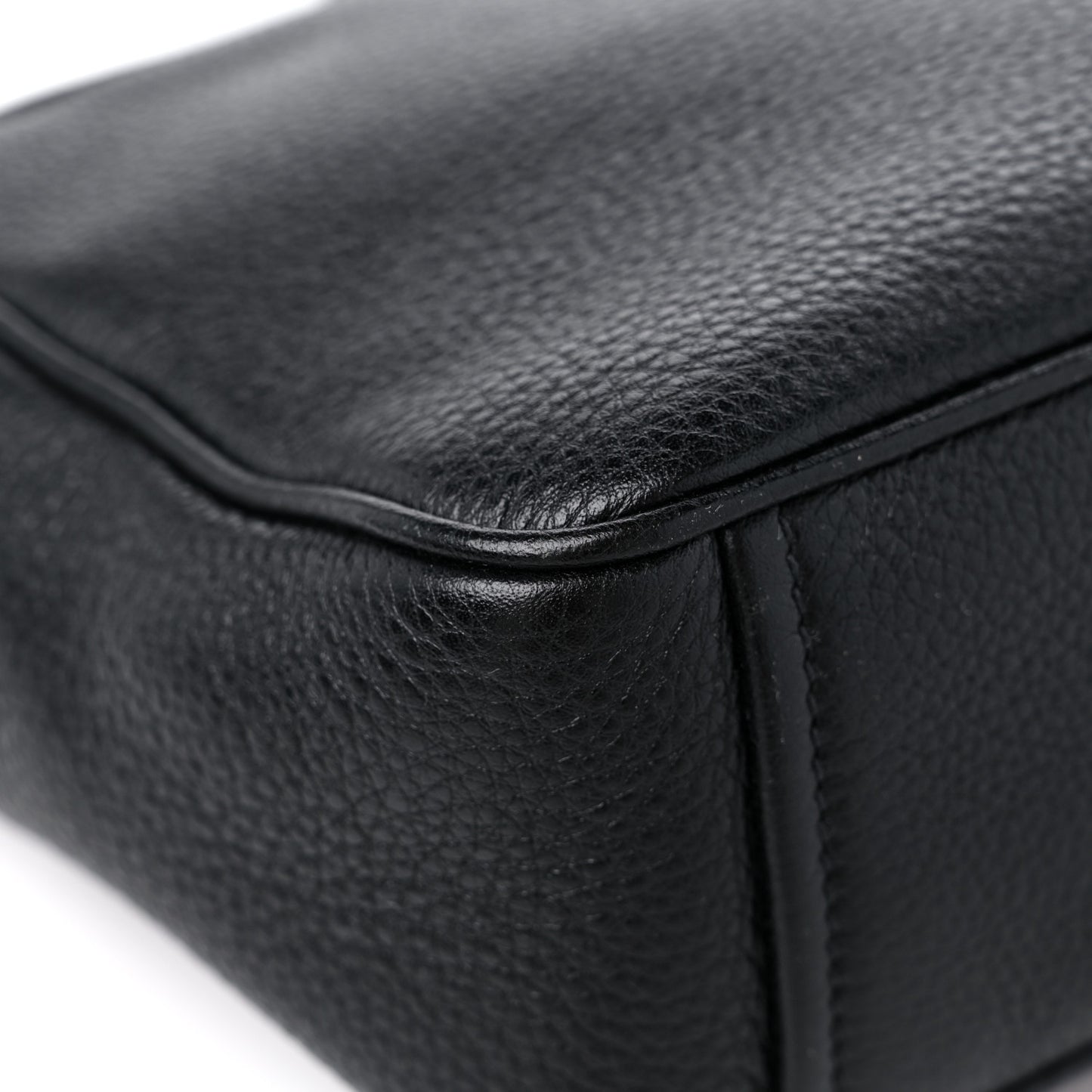 Vitello Daino Camera Crossbody Black
