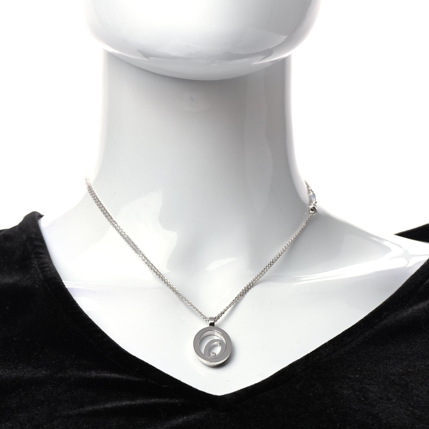 18K White Gold Happy Diamonds Oval Pendant Necklace