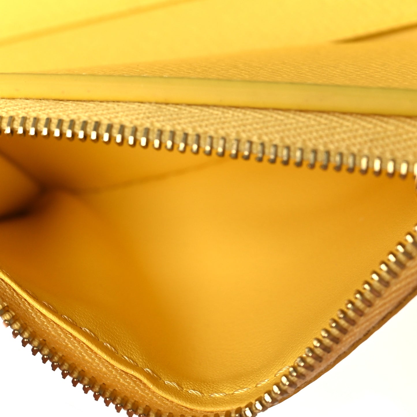 Damier Azur Zoe Wallet Jaune Pale