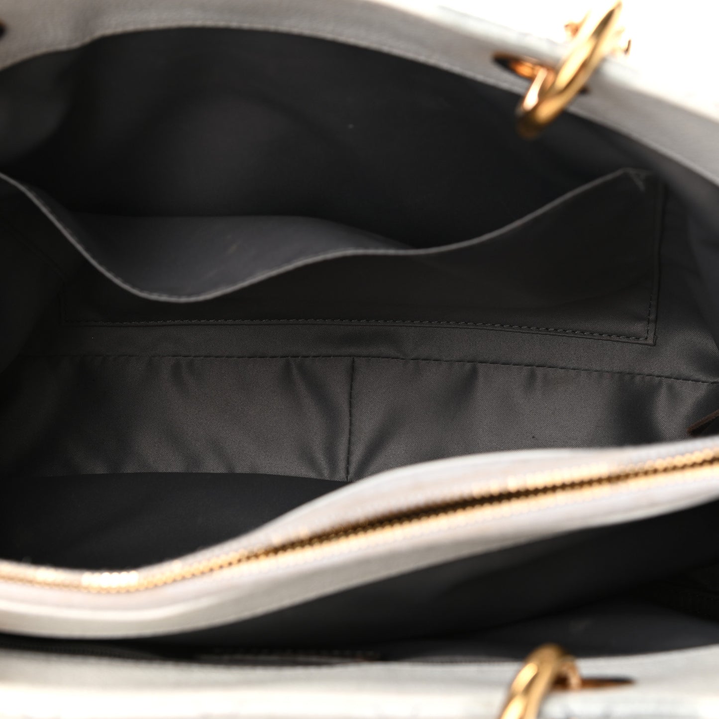 Caviar Quilted Grand Shopping Tote GST White