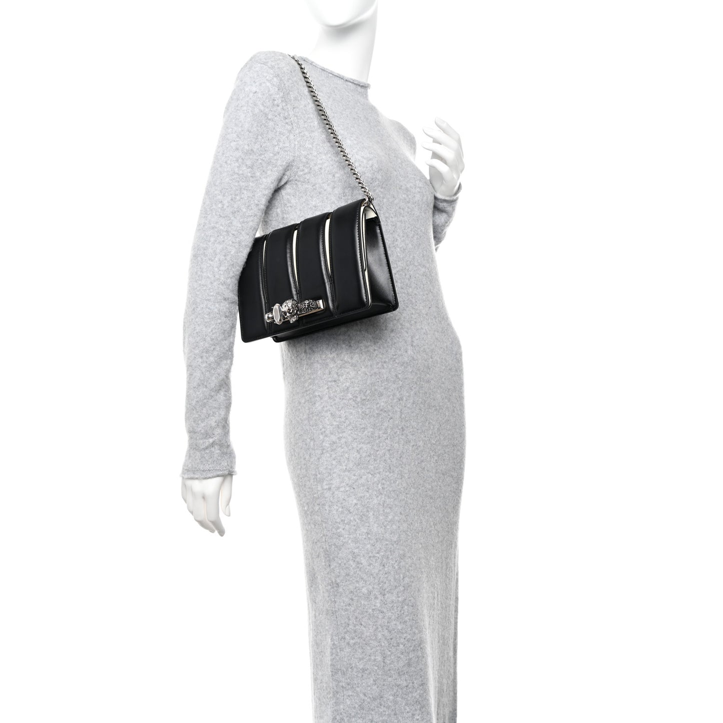 Calfskin Slash Knuckle Shoulder Bag Black Ivory