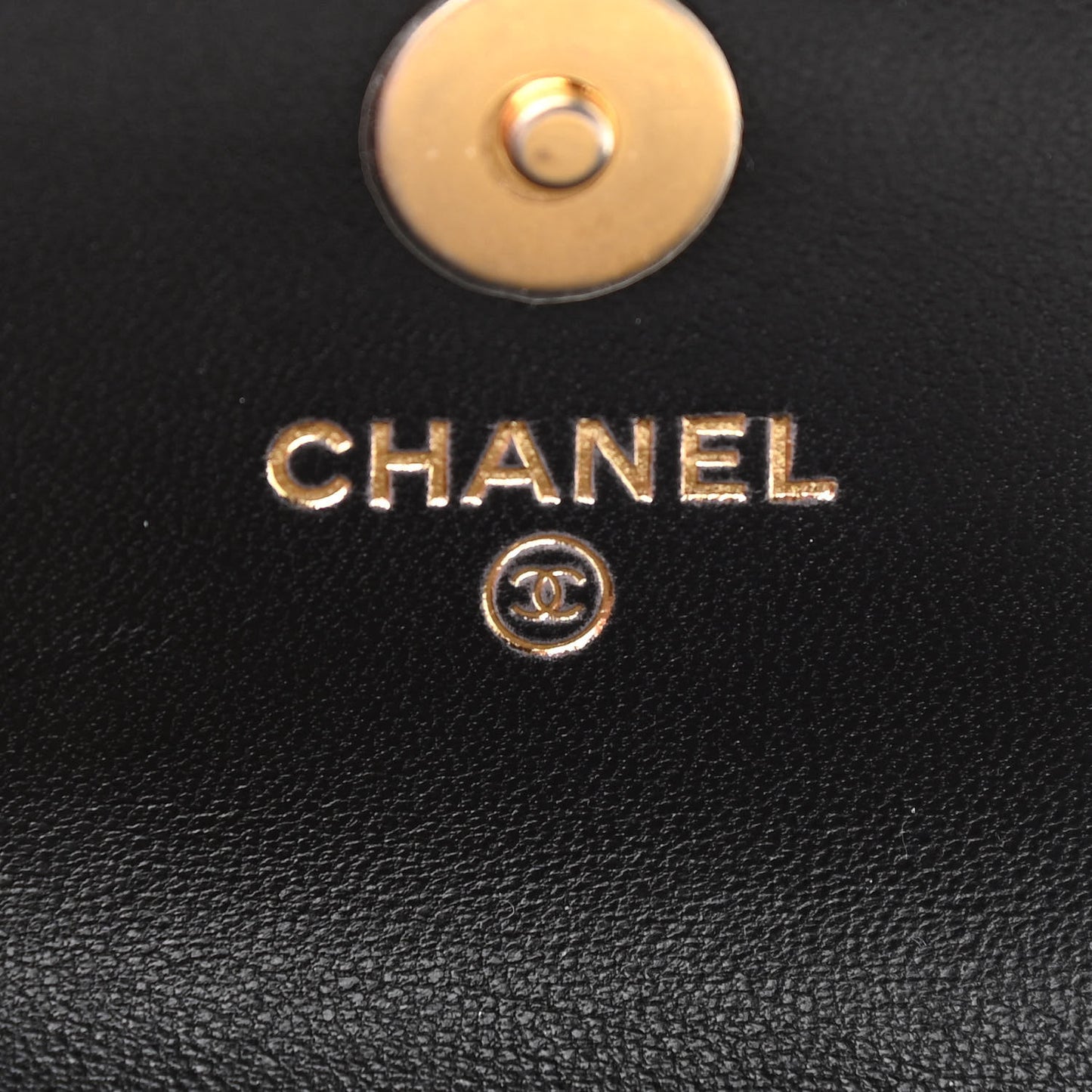 Lambskin Quilted Pearl Crush Clutch With Chain Black