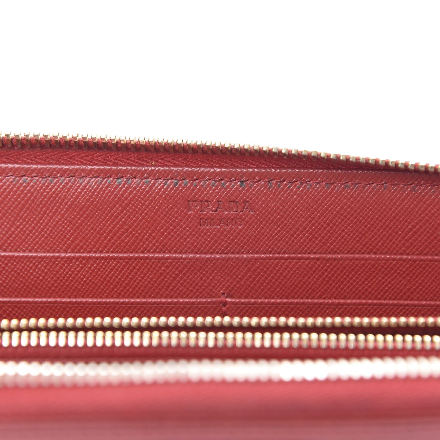 Saffiano Triangle Zip Around Wallet Fuoco