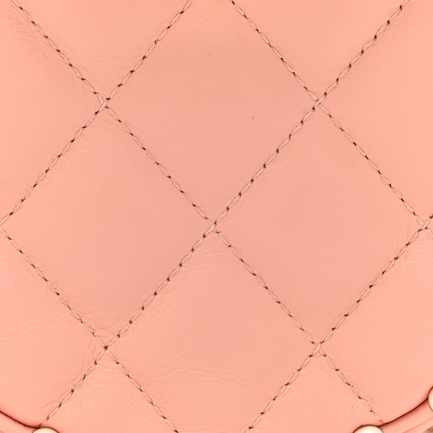 Calfskin Quilted Pearl Round Clutch With Chain Pink