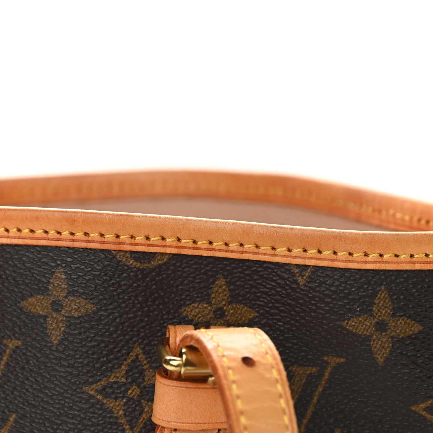 Monogram Petit Bucket 23