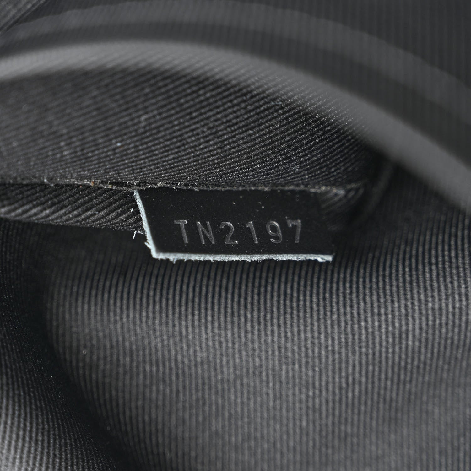 Louis Vuitton Monogram Eclipse Discovery Pochette GM 7 of 10